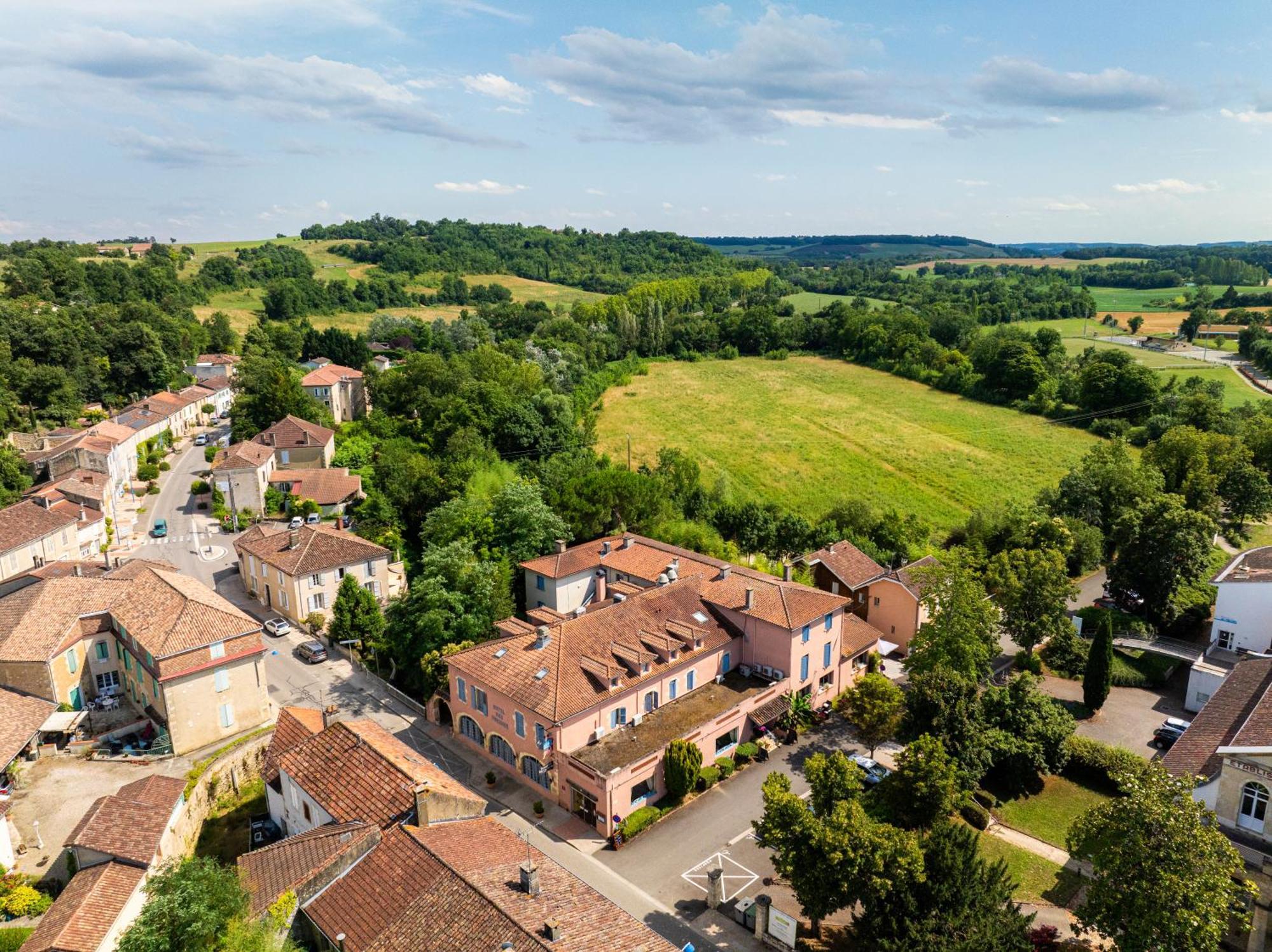 Hotel Restaurant Des Thermes Castéra-Verduzan Kültér fotó