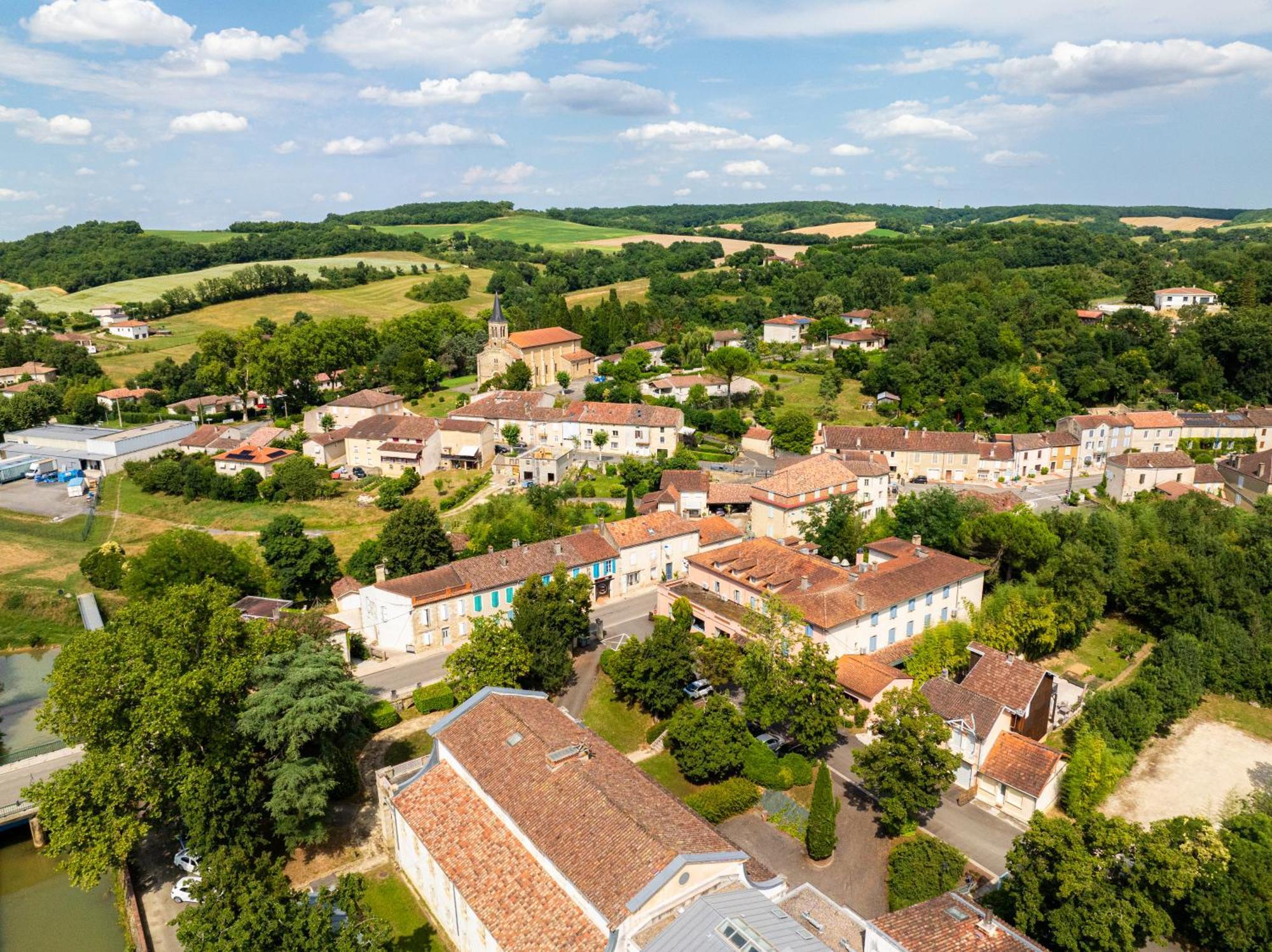 Hotel Restaurant Des Thermes Castéra-Verduzan Kültér fotó